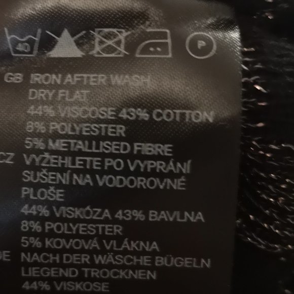 3/$20 H&M black cat pullover sweater - Picture 12 of 12